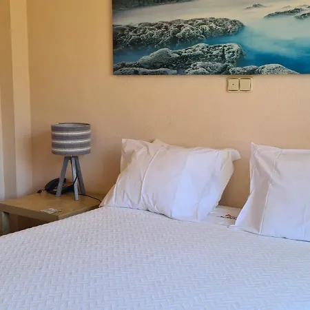 招待所 圣佩德罗阿尔伯凯利酒店 4*